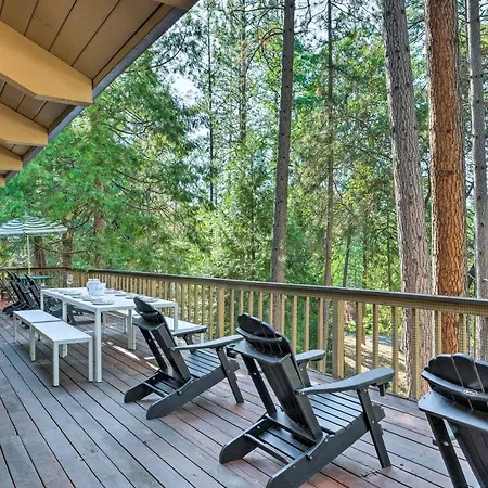 Pine Mountain Cabin With Hot Tub, 2 Mins To Marina!